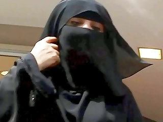 free video gallery burka-frauen-begrabscht-hd-porn-video-amateur-arab