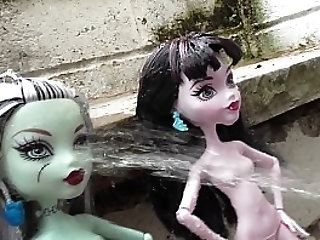 free video gallery pissing-on-my-dolls-outdoor-lingerie-fetish-pissing